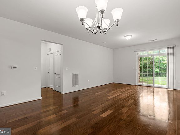 4th image of 625 Quarry View Ct #104