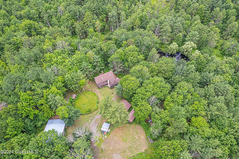 2nd image of 745 Guinea Road