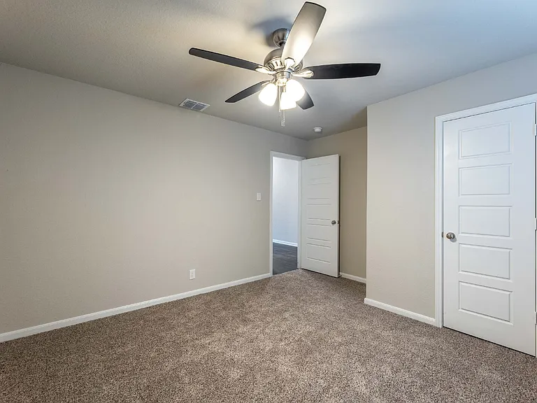 1120 Eagle Xing — Photo 21