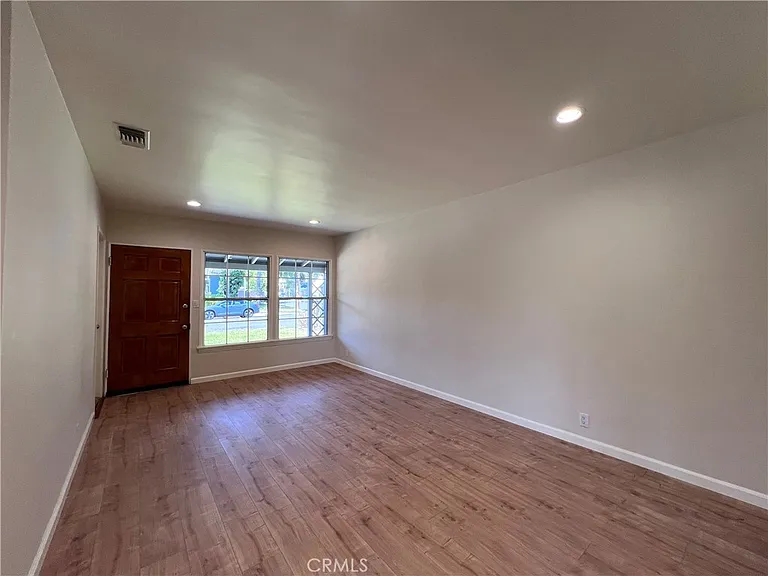 540 Crosby St — Photo 8