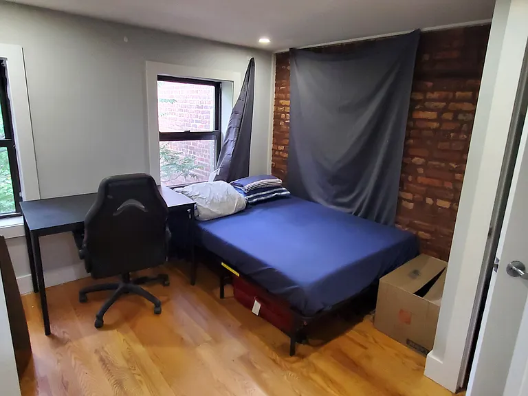 129 Ryerson St #3 — Photo 4