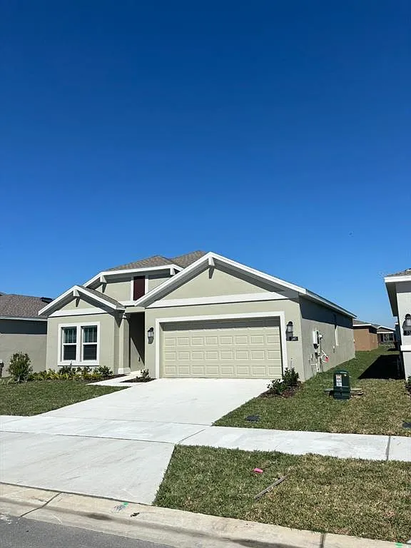 4 bed, 2.0 bath, 1884 sqft, $2,400 — Photo 3