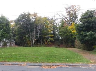 39 Pleasant St, Dover Foxcroft, ME 04426