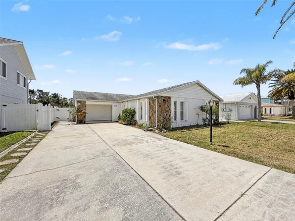 7038 Southwind Dr, Hudson, FL 34667