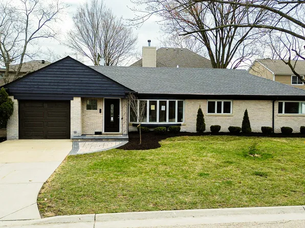 1135 North Ave, Deerfield, IL 60015