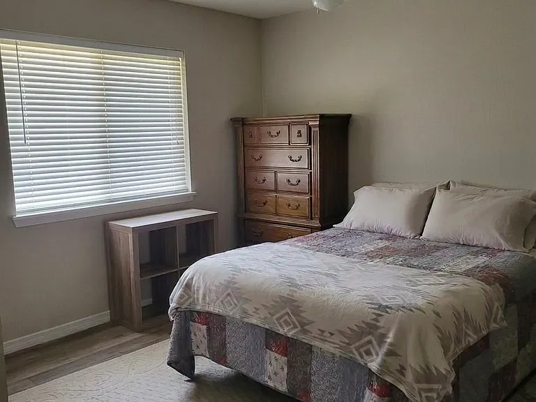 937 Crepe Myrtle St — Photo 3