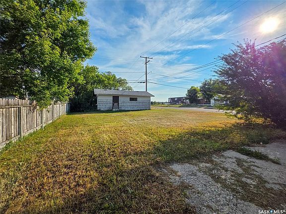 3rd image of 379 2nd AVENUE W