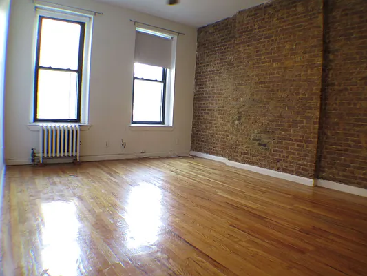 Rented by Glasser Realty LLC | media 3