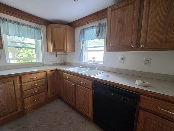 3rd image of 209 Park St
