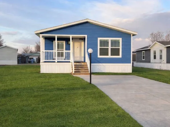 106 Crestview Dr #Le, Le Mars, IA 51031