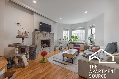 1806 W Grand Ave #3F Photo 1