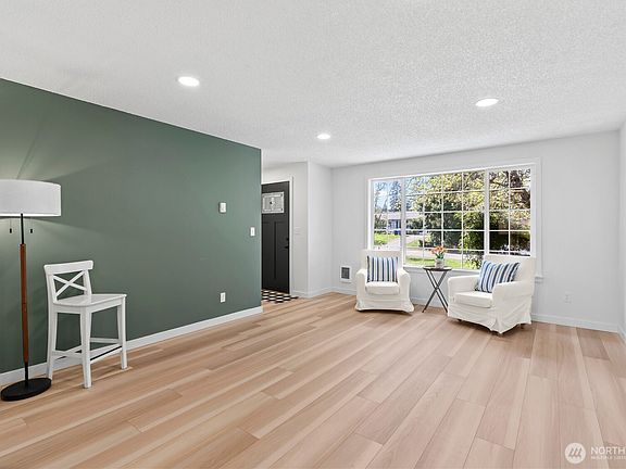 3rd image of 15411 121st Avenue Ct E