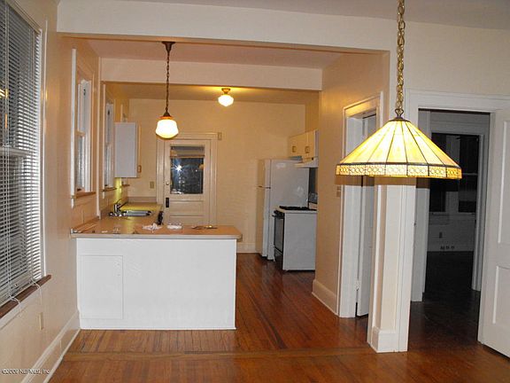 5th image of 3208 Herschel St