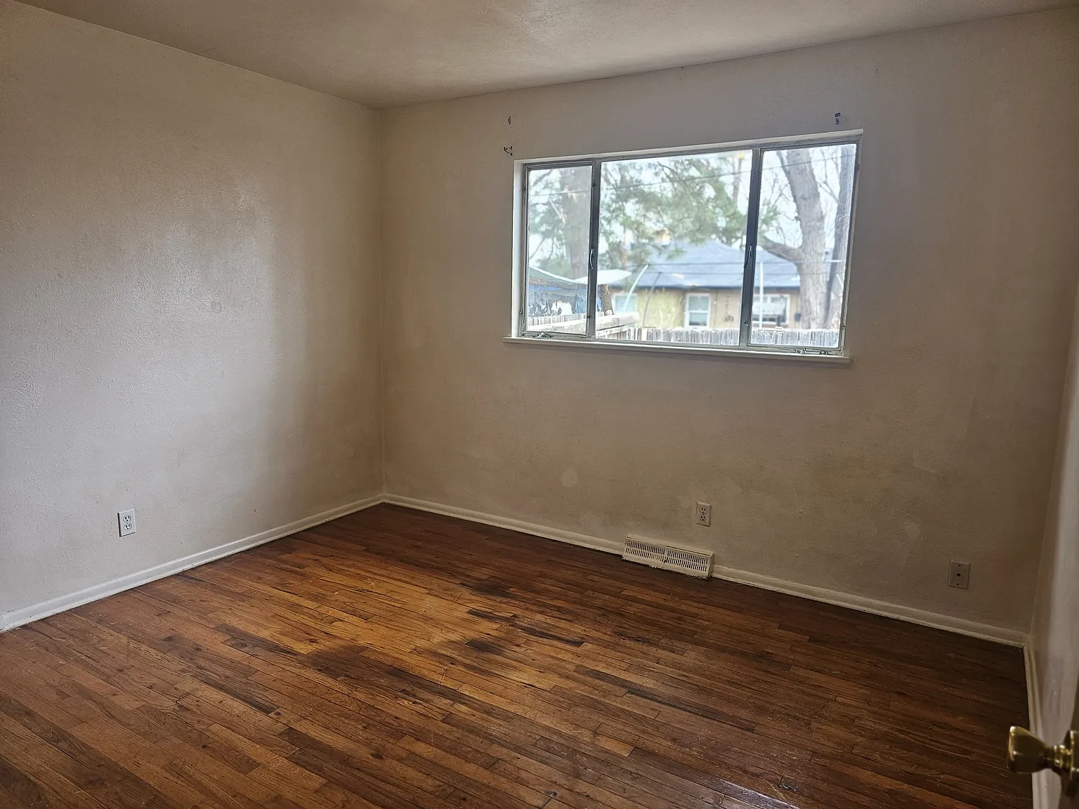 1 bed, 1680 sqft, $1,199 — Photo 4