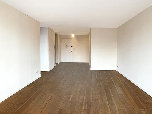 Rented by Coldwell Banker Warburg | media 4