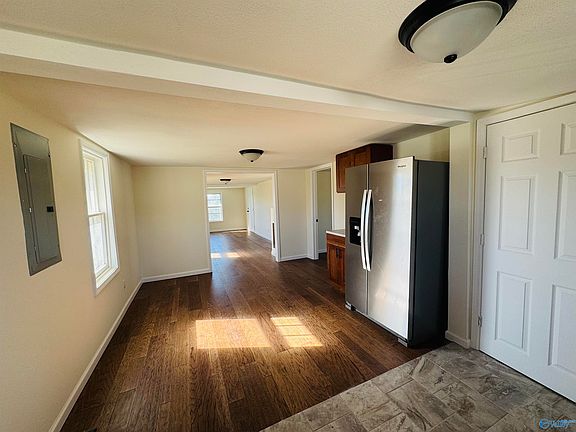 3rd image of 475 Dogwood Dr