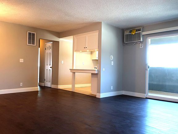 4th image of 2255 Montrose Ave APT 16