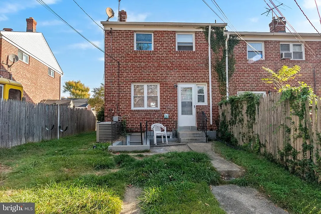 4 bed, 1008 sqft, $2,000 — Photo 4