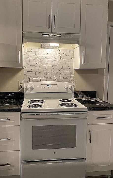1st image of 58 W Windsor Dr