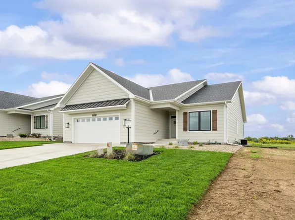 2560 Noellyn Dr, Berrien Springs, MI 49103