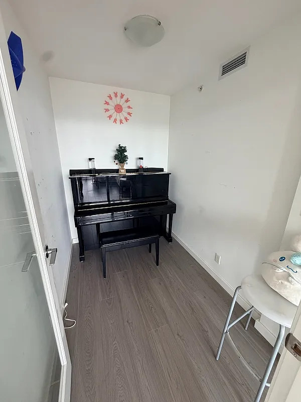 2 bed, 1081 sqft, $5,200 — Photo 4