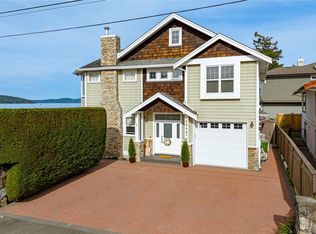 10239 5th St, Sidney, BC