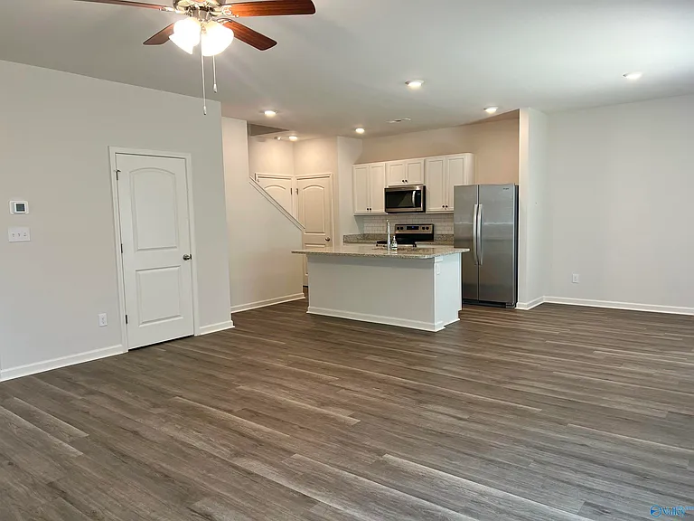 146 Maple Spring Trl — Photo 10