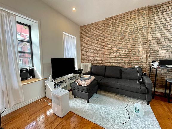 3rd image of 307 E 119th St APT 4A