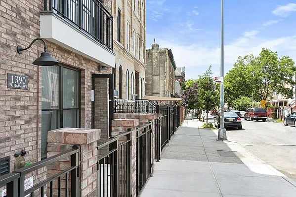 Sold by Compass | media 5