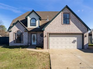 1113 S Mockingbird Ln, Skiatook, OK 74070