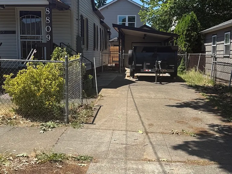 8809 N Dwight Ave — Photo 1
