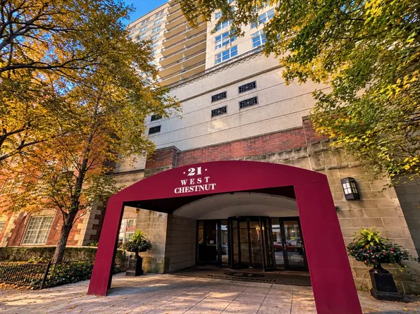 21 W Chestnut St #806, Chicago, IL 60611
