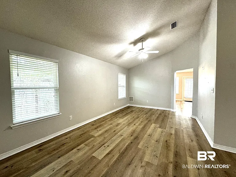 9964 Hollowbrook Ave — Photo 11