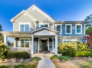 202 Girard Ave, Wilmette, IL 60091