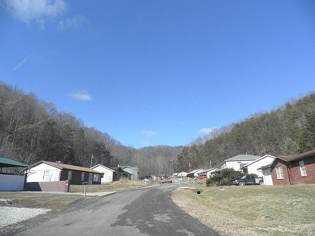 2nd image of 66 Lucerine Ln