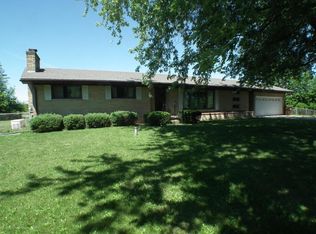 9255 Hartel Rd, Grand Ledge, MI 48837