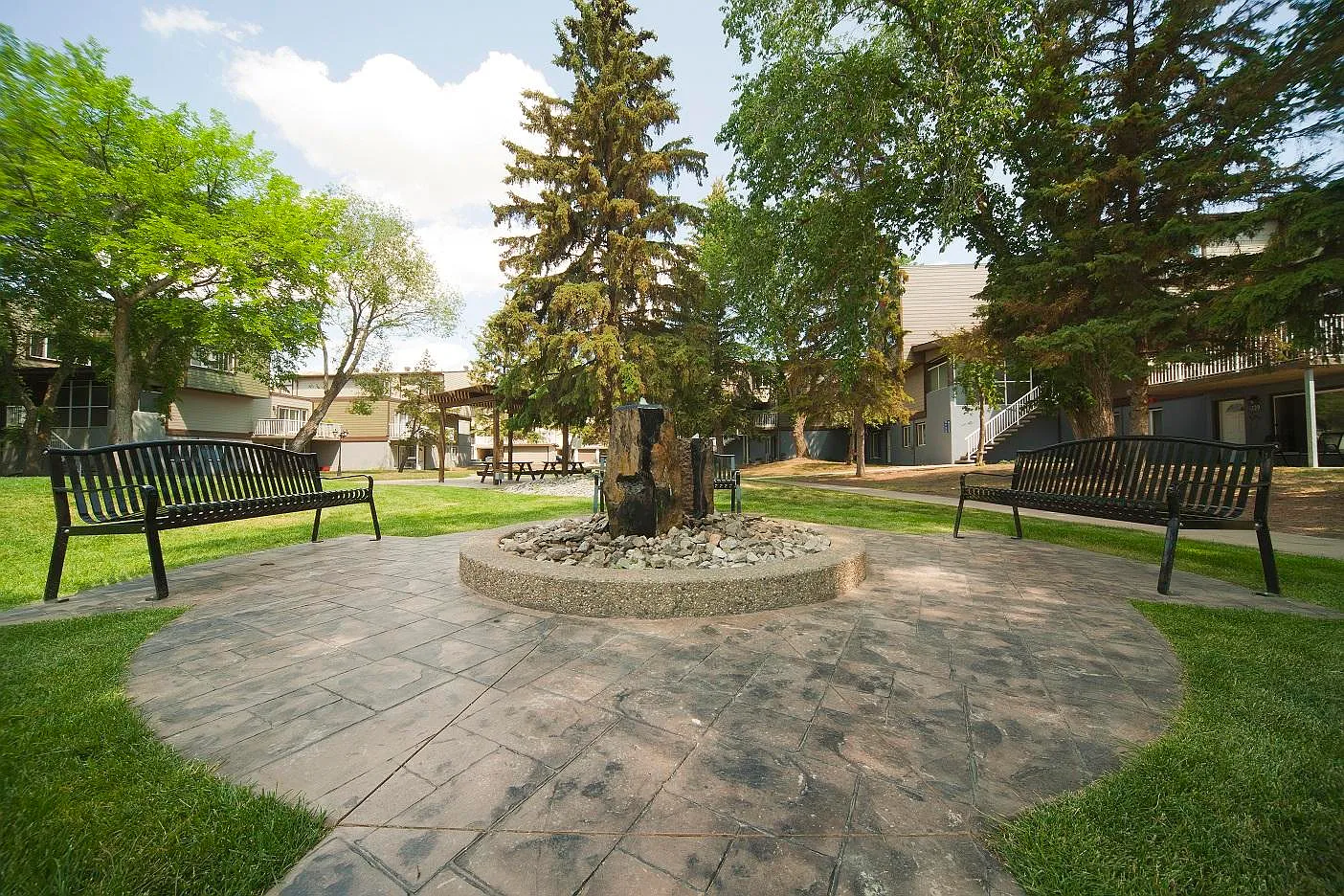 100 Hillcrest Place SW Edmonton — Photo 4