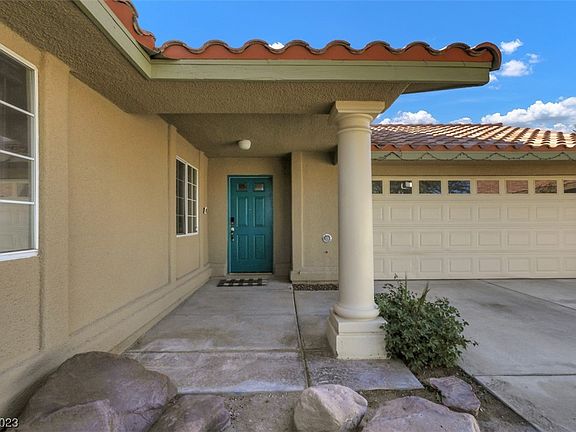 4th image of 804 Antonio Dr
