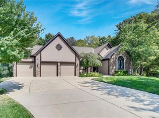 10801 Washington Ct, Kansas City, MO 64114