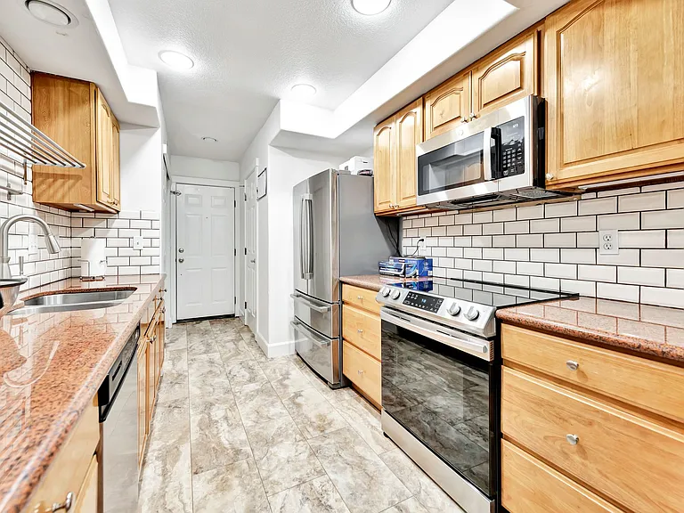 17512-17572 SE Pine St — Photo 56