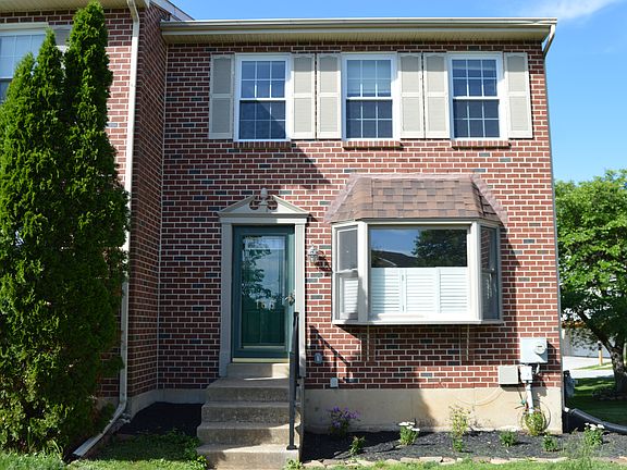 2nd image of 166 Longford Rd
