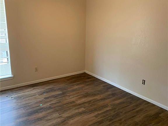 5th image of 1101 Bois Darc St #B