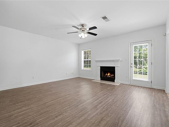 5th image of 2810 Beech Trl