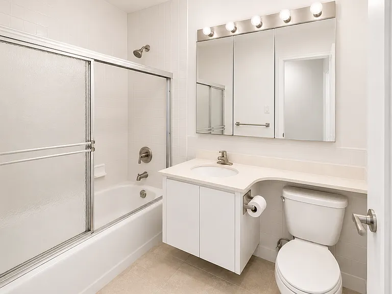 213 E 37th St #2CC — Photo 6