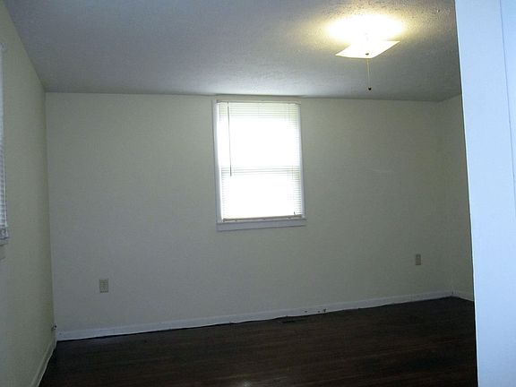 Living/Bedroom Area