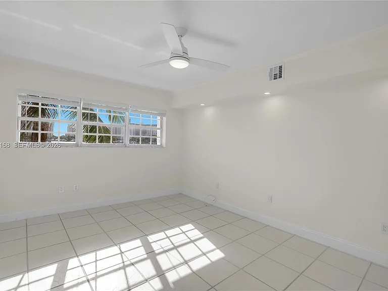 462 Golden Isles Dr #210 — Photo 11