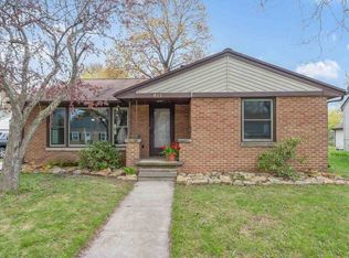 813 E Harrison St, Appleton, WI 54915