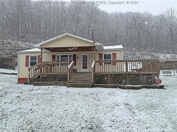 1268 Angel Fork Rd, Saint Albans, WV 25177