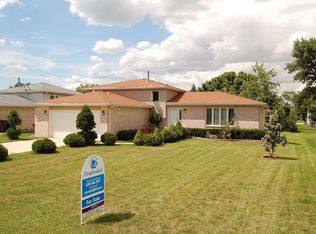 8916 W 85th Pl, Justice, IL 60458