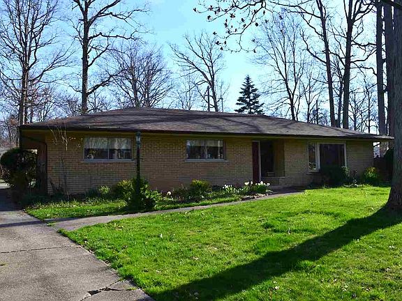 2nd image of 2923 Woodstock Ct